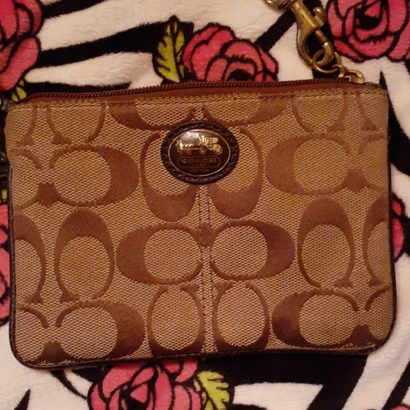 Coach Wristlet - Picture 6 of 8